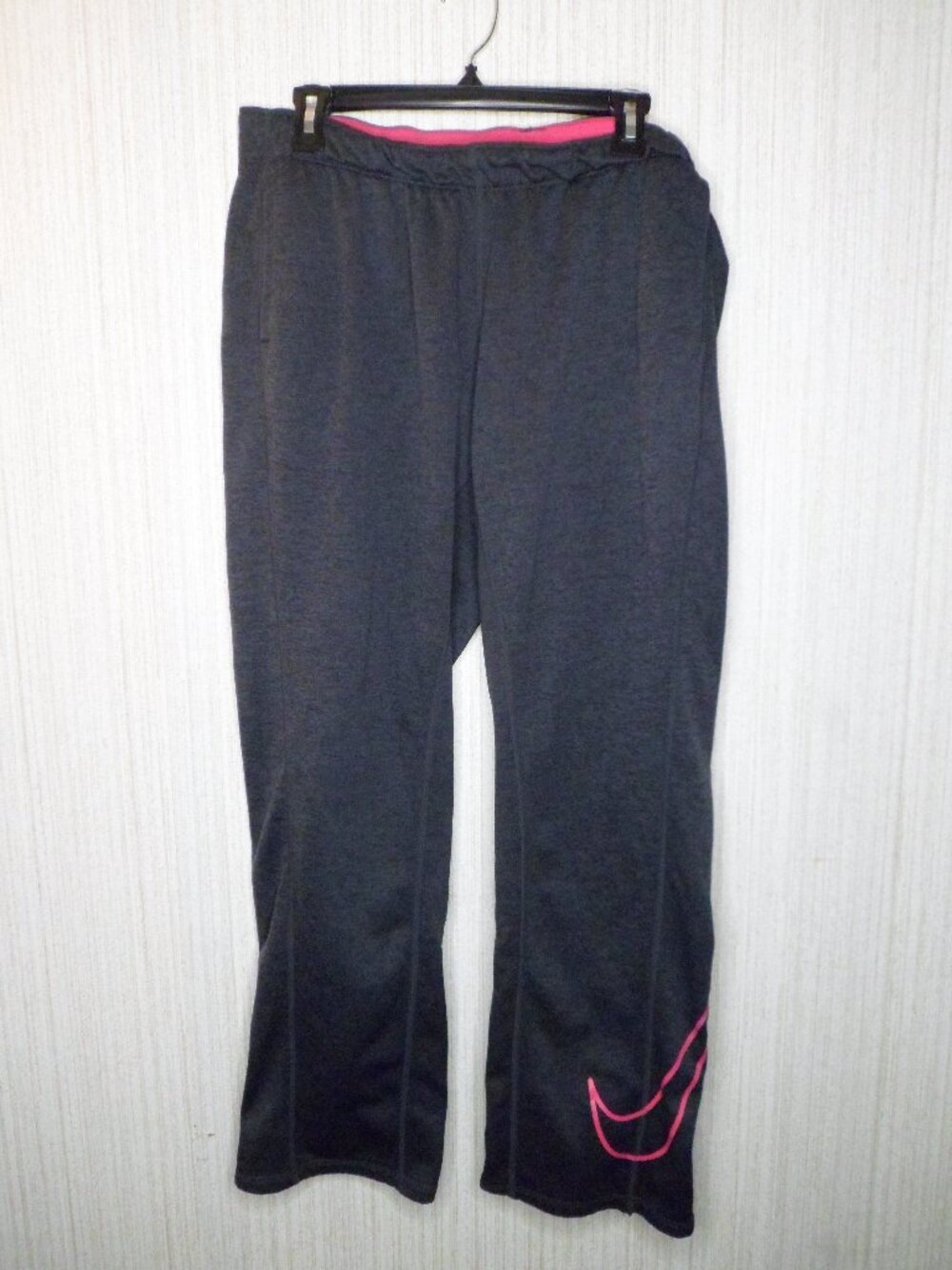 Women's Grey & Pink Nike Therma-Fit Pants XL